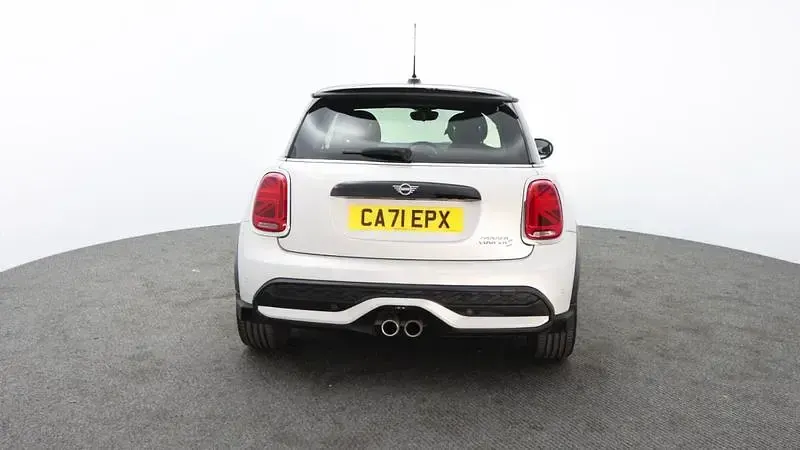 Used Mini Cooper S Exclusive 178 HP (130 kW) 2021 Silver Hatchback