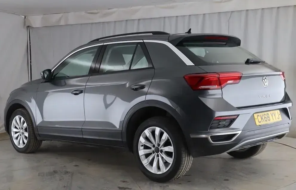 Used VW T-Roc SE 150 HP (110 kW) 2018 Grey SUV