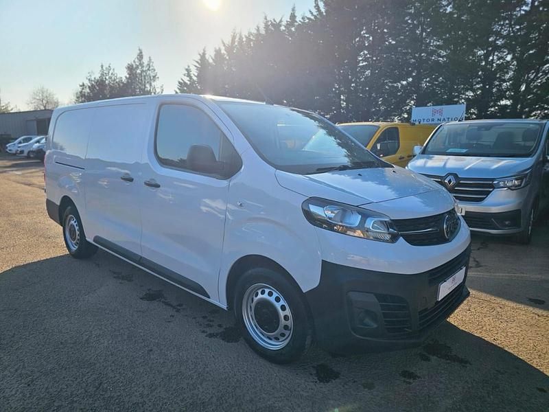 Used Vauxhall Vivaro 100 HP (73 kW) 2023 White MPV