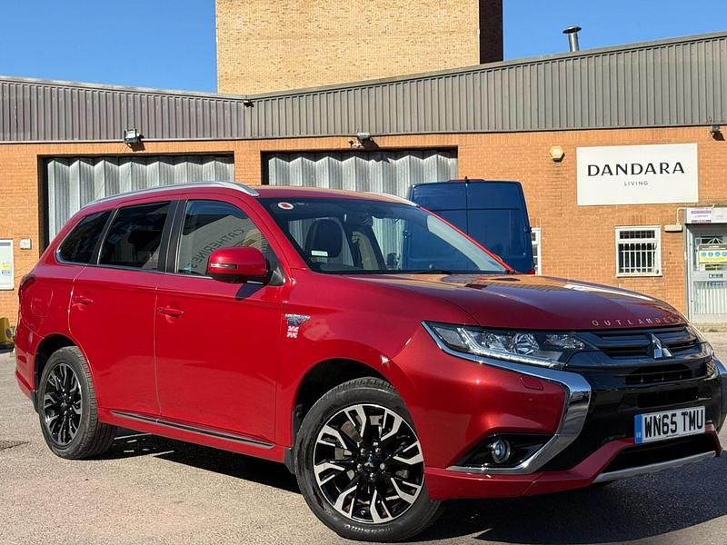 Used Mitsubishi Outlander P-HEV 2015 Red Estate