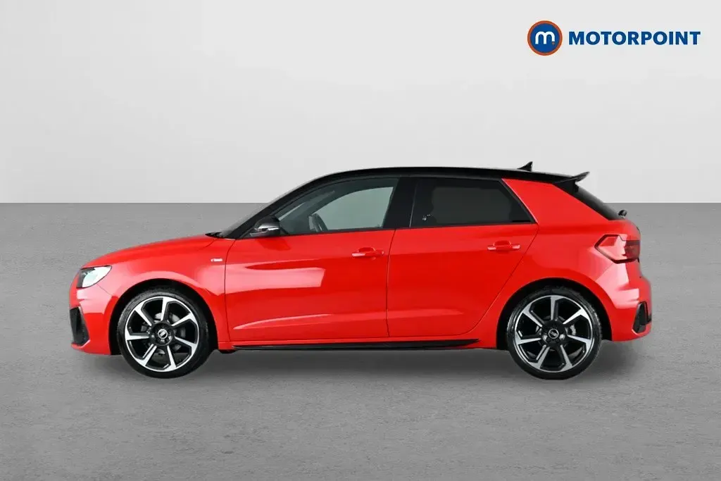 Begagnad Audi A1 Black Edition 2021 Röd SUV