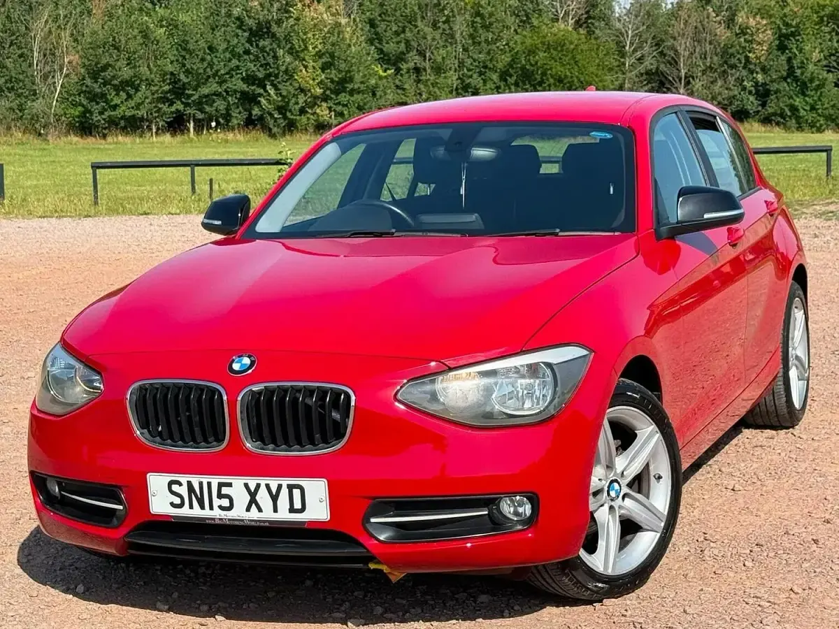 Used BMW 114 Sport Line 100 HP (73 kW) 2015 Red Hatchback