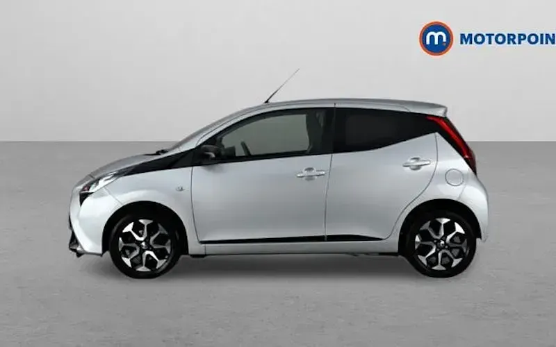 Used Toyota Aygo Trend 72 HP (52 kW) 2019 Silver Hatchback