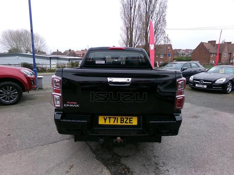 Used Isuzu D-Max 2021 Black Pickup