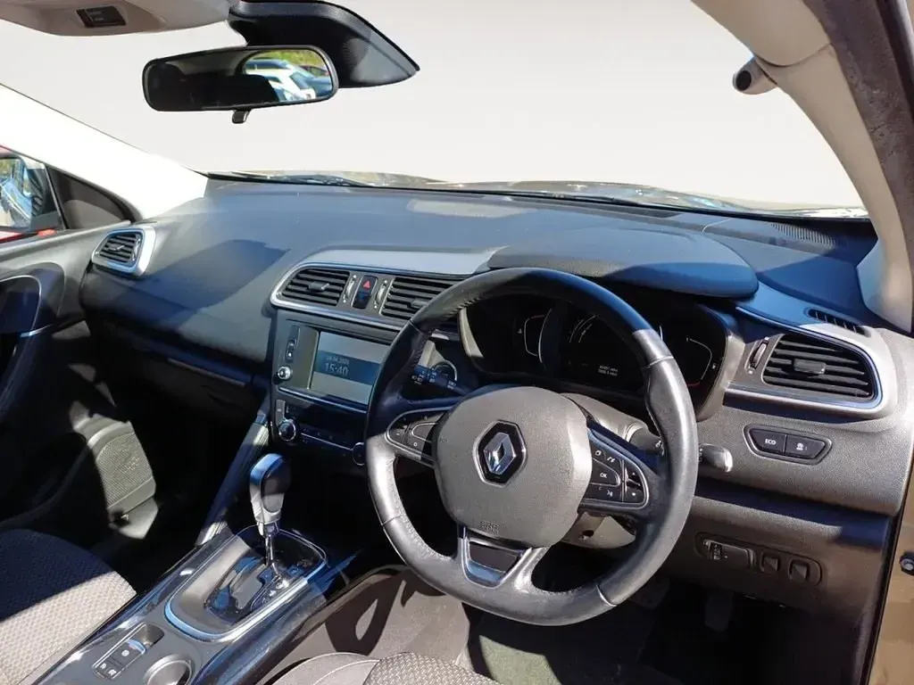 Usado Renault Kadjar Dynamique 110 HP (80 kW) 2017 Bege SUV