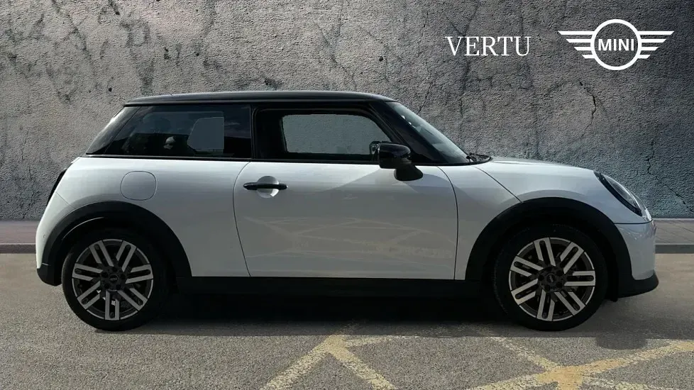 Used Mini Cooper S Hatch 201 HP (147 kW) 2024 White Hatchback
