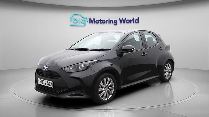 Used Toyota Yaris Hybrid 116 HP (85 kW) 2022 Black Hatchback