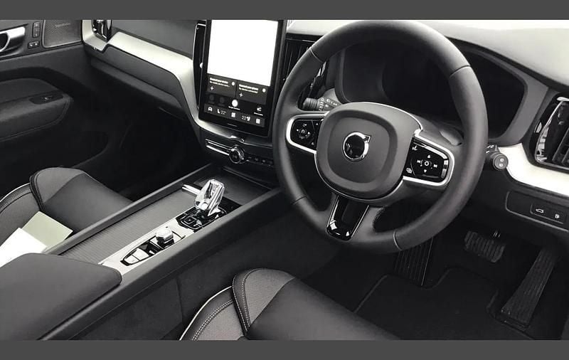 New Volvo XC60 Plus 344 HP (253 kW) 2026 White SUV