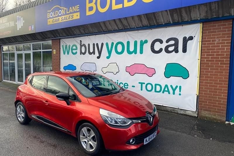 Used Renault Clio IV Dynamique 75 HP (55 kW) 2014 Red Hatchback