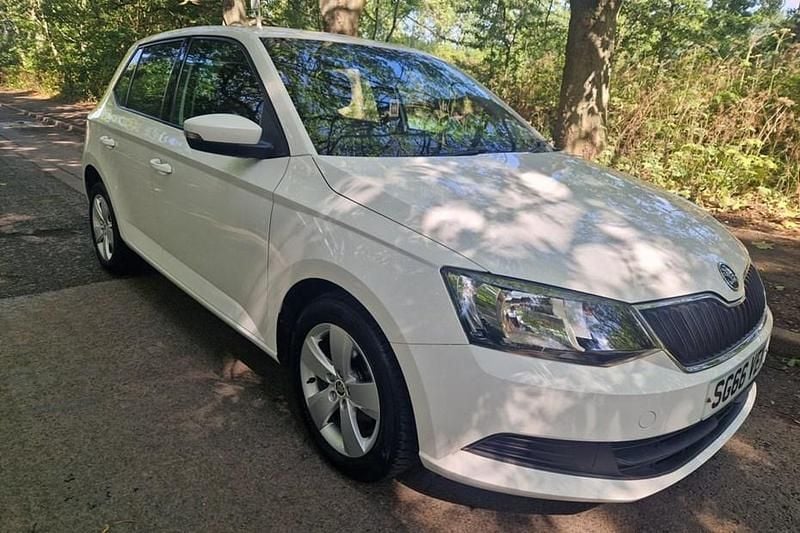 White Used 2016 Skoda Fabia SE Hatchback | £6,194 (Fair price) - Image 1/1