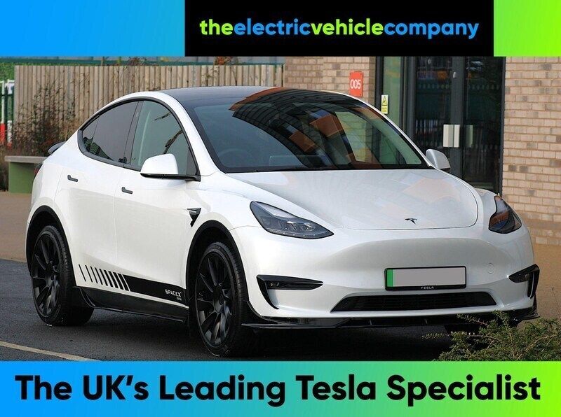 White Used 2022 Tesla Model Y Long Range SUV | £28,995 (Expensive) - Image 1/3