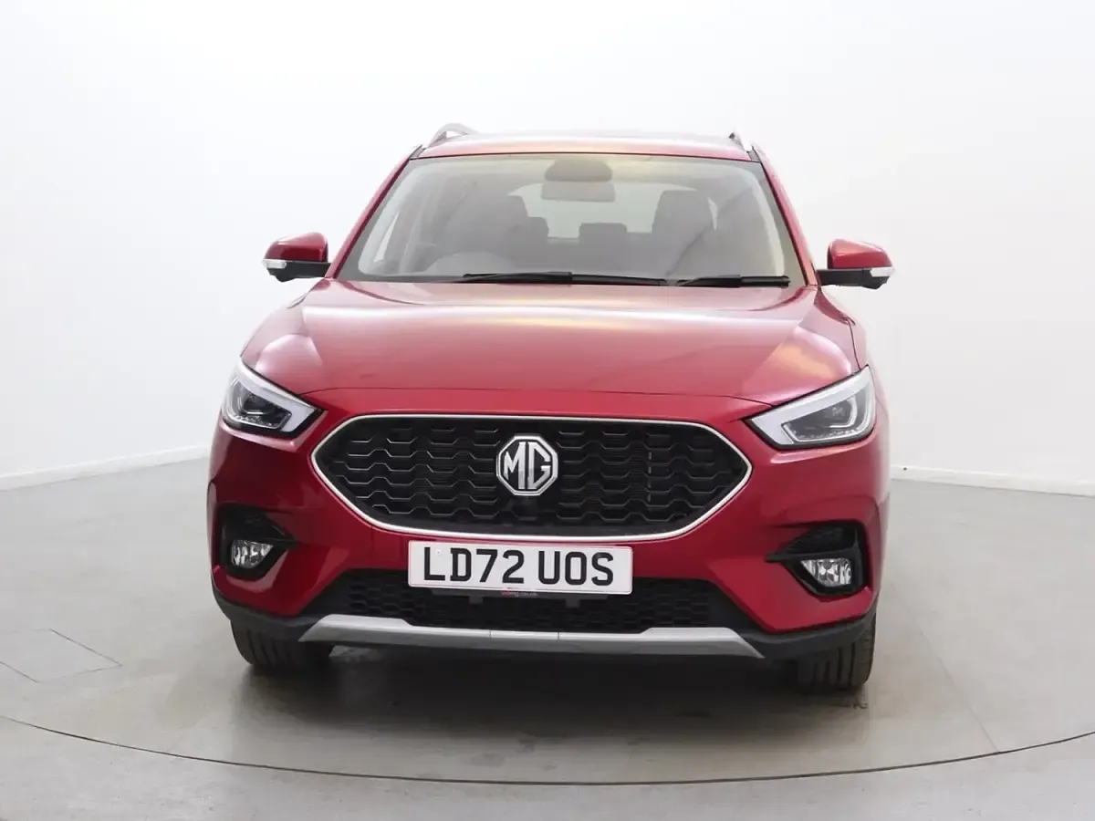 Usado MG ZS Exclusive 106 CV (77 kW) 2023 Rojo SUV
