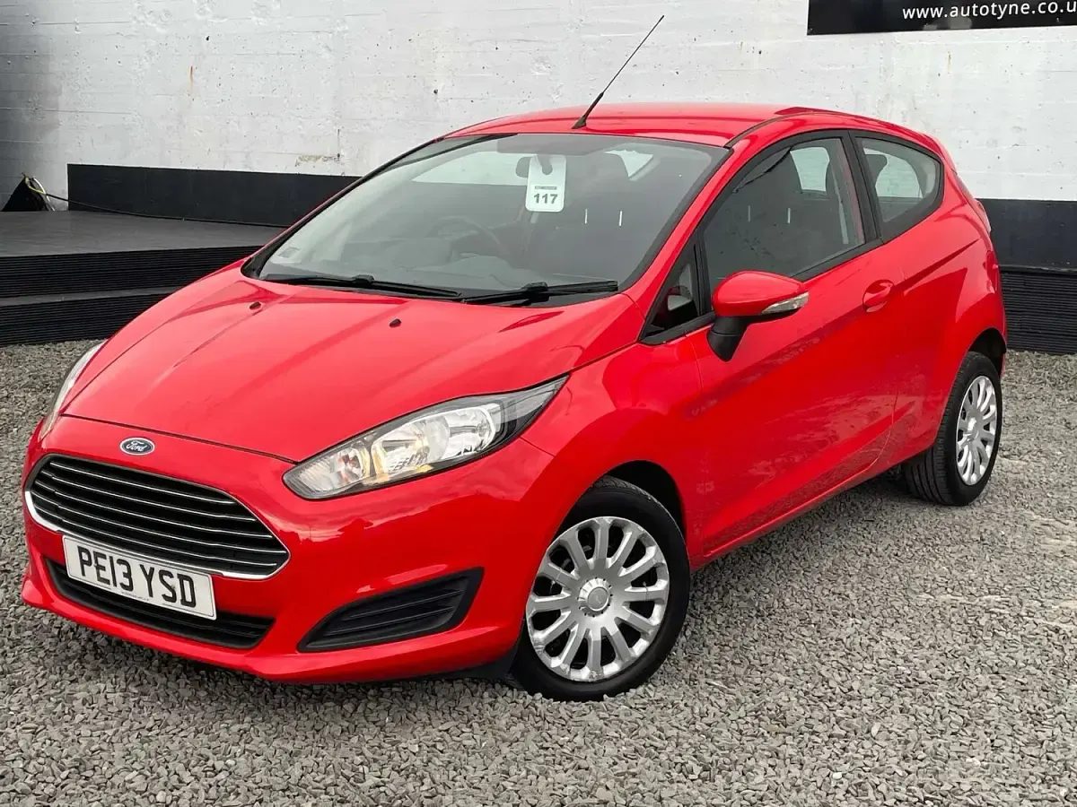 Used Ford Fiesta Style 82 HP (60 kW) 2013 Red Hatchback