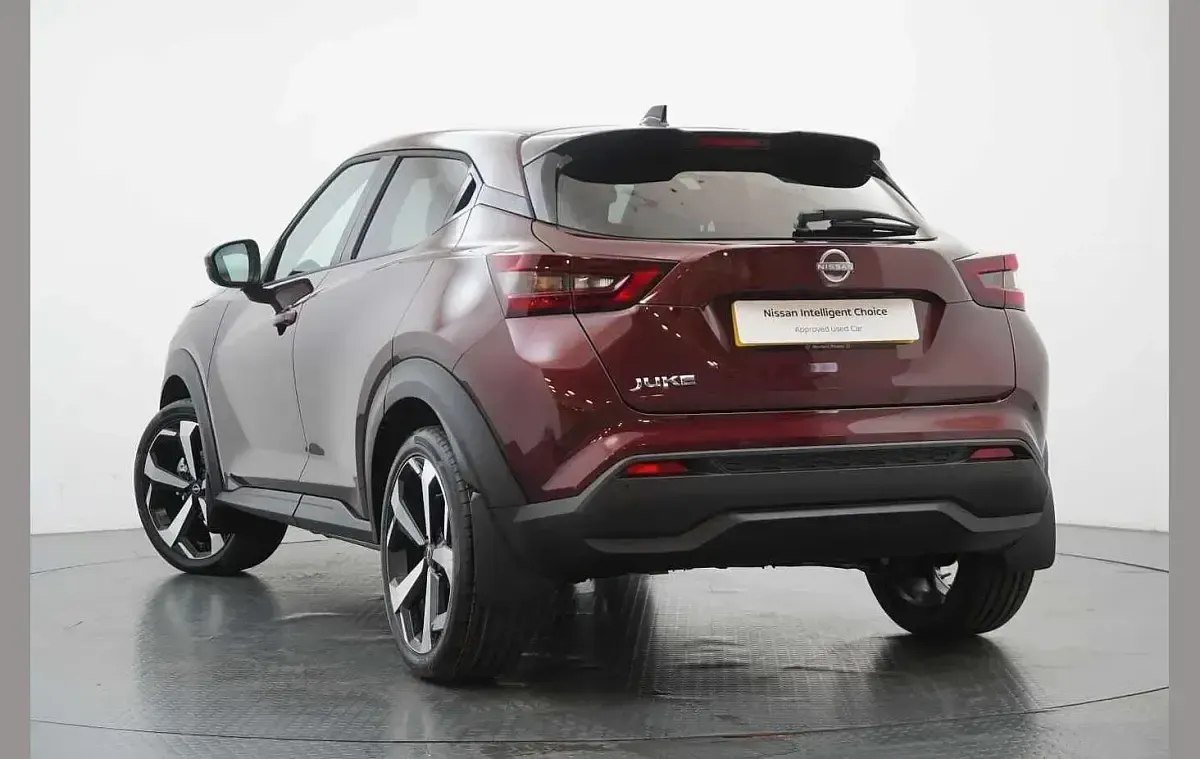 Used Nissan Juke Tekna 112 HP (82 kW) 2023 Red SUV