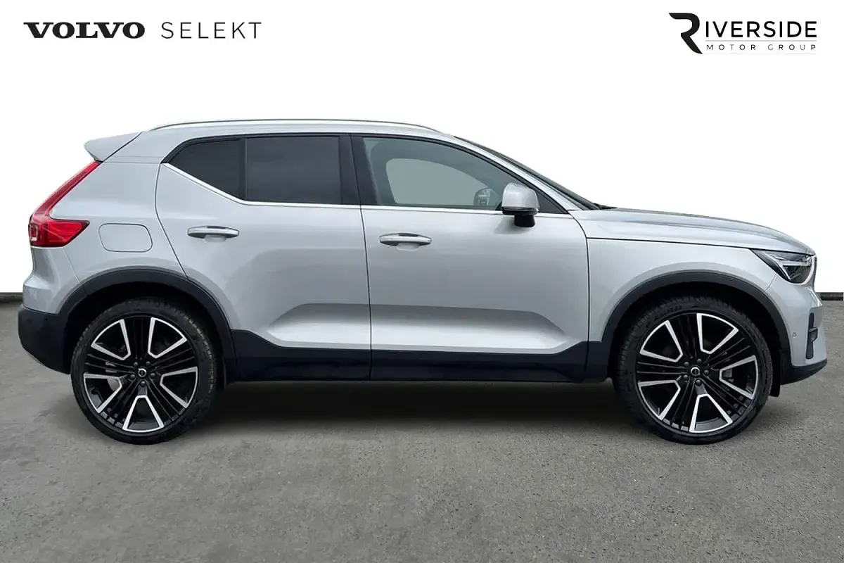 Begagnad Volvo XC40 Ultra 2025 Silver SUV