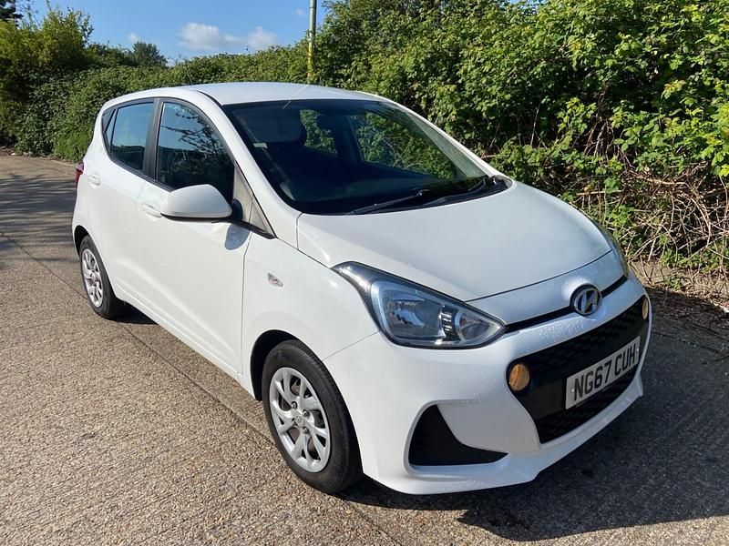 Used Hyundai i10 SE 2018 White Hatchback