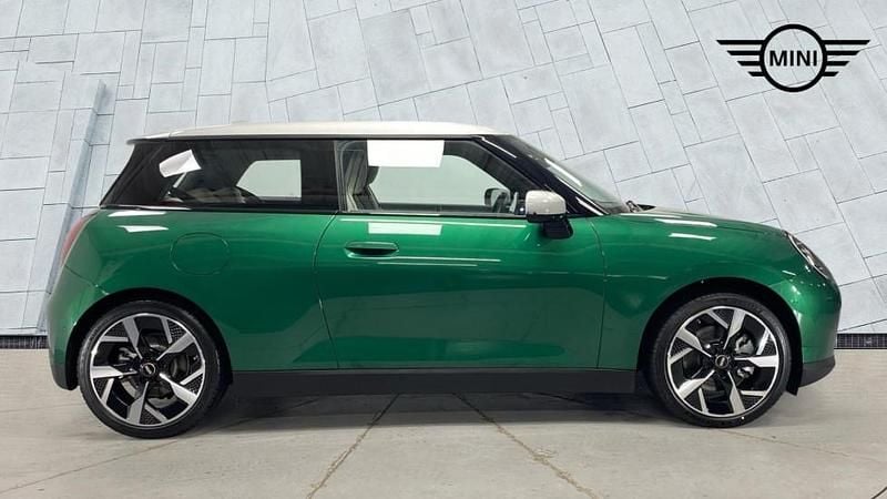Used Mini Cooper SE Hatch 158 kW (215 HP) 2024 Green Hatchback