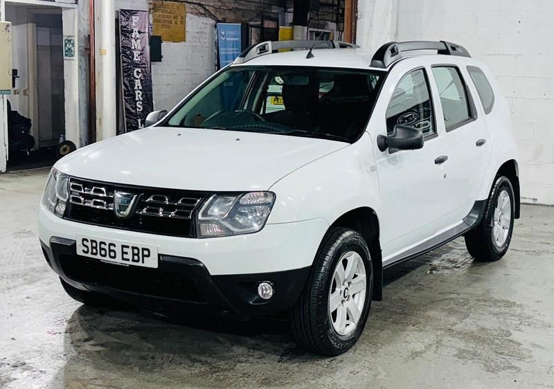 Used Dacia Duster Ambiance 2016 White Hatchback