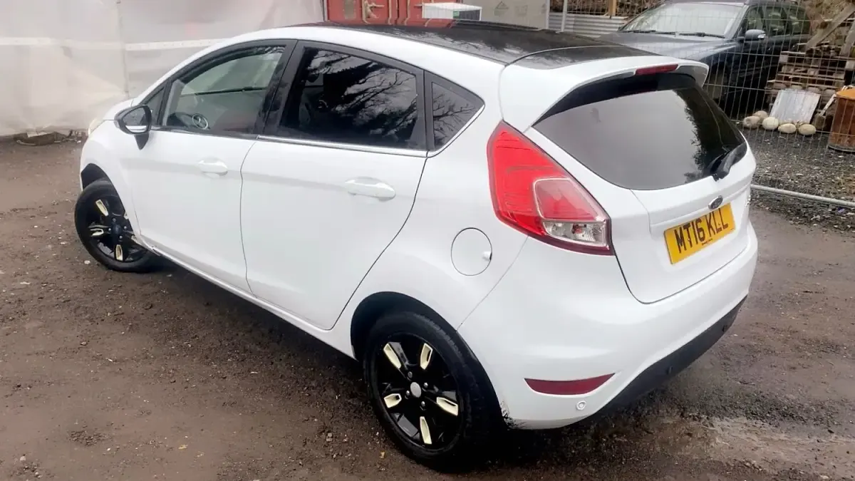 Used Ford Fiesta Zetec 2016 White Hatchback