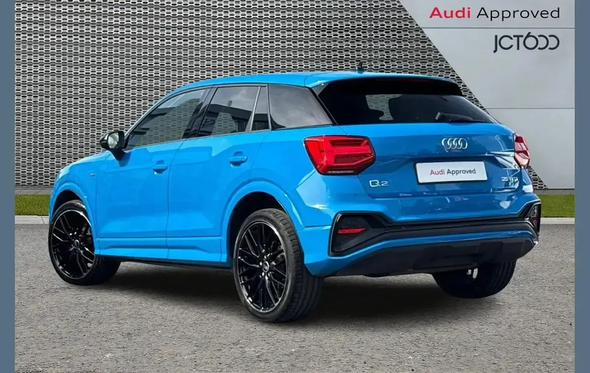 Used Audi Q2 Black Edition 147 HP (108 kW) 2023 Blue SUV
