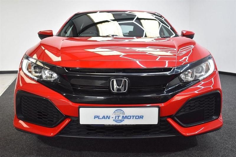 Used Honda Civic SE 129 HP (94 kW) 2017 Red Hatchback