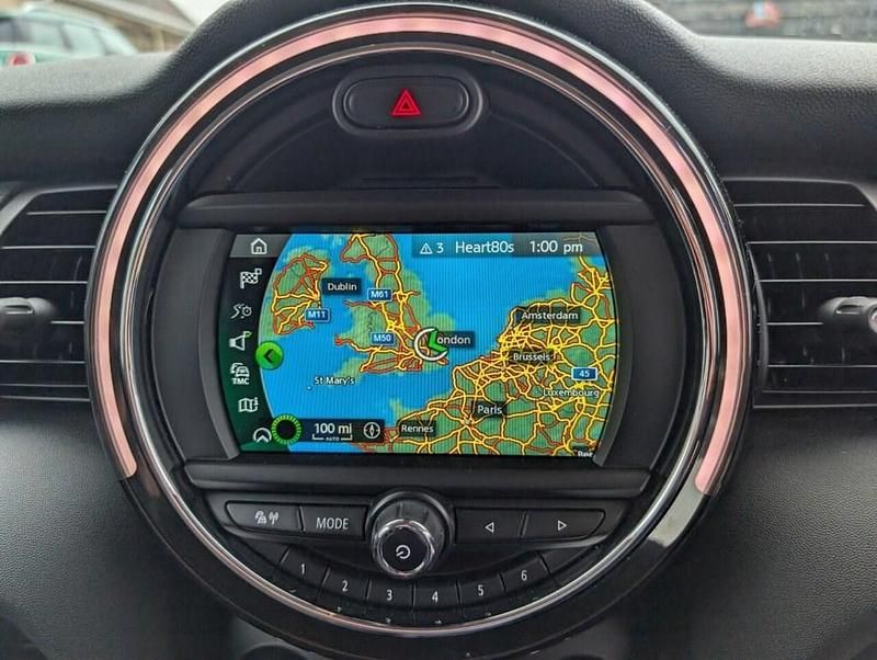 Used Mini Cooper Hatch 136 HP (100 kW) 2018 White Hatchback