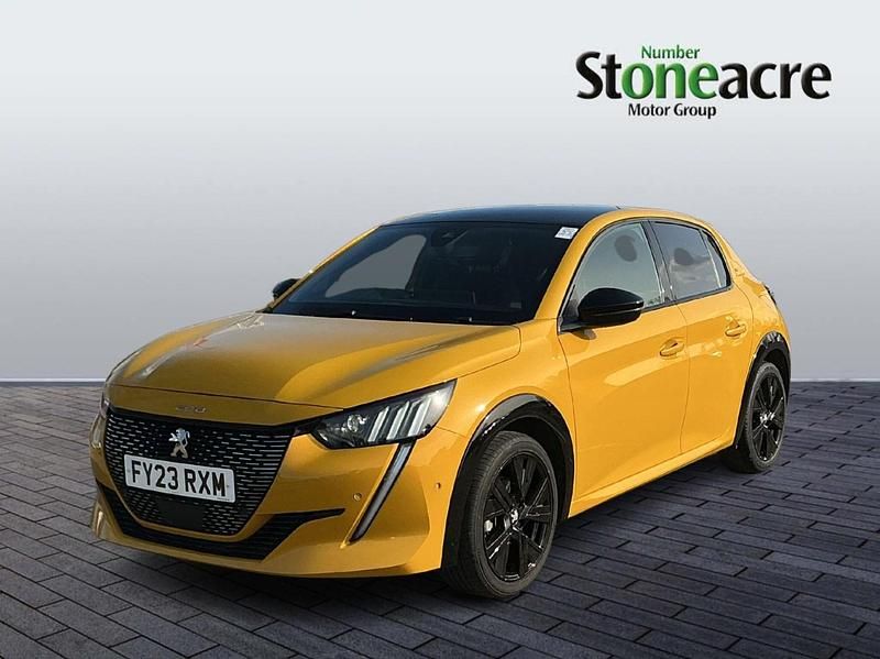 Used Peugeot 208 Premium 130 HP (95 kW) 2023 Yellow Hatchback