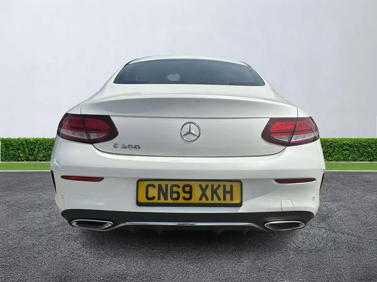 Used Mercedes C300 AMG Line Premium 258 HP (189 kW) 2019 White Hatchback