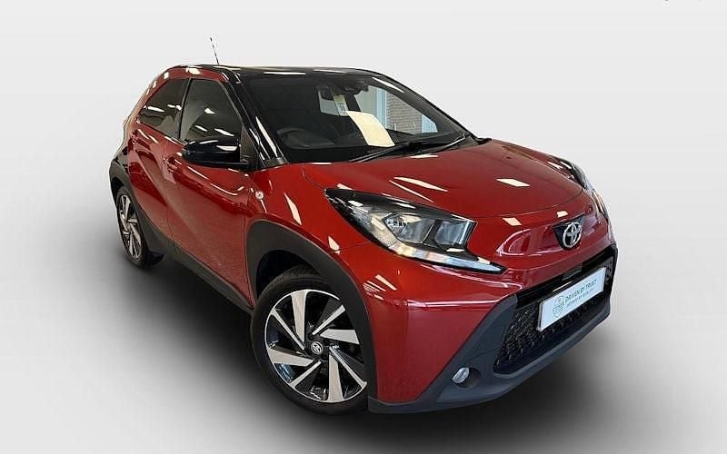 Used 2025 Toyota Aygo X SUV | £12,499 (Good price) - Image 1/4