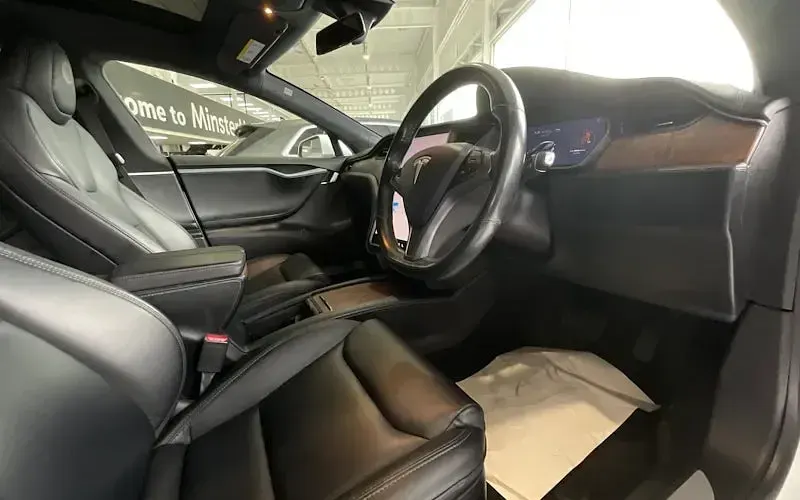 Used Tesla Model S Long Range AWD 397 kW (541 HP) 2020 White Hatchback