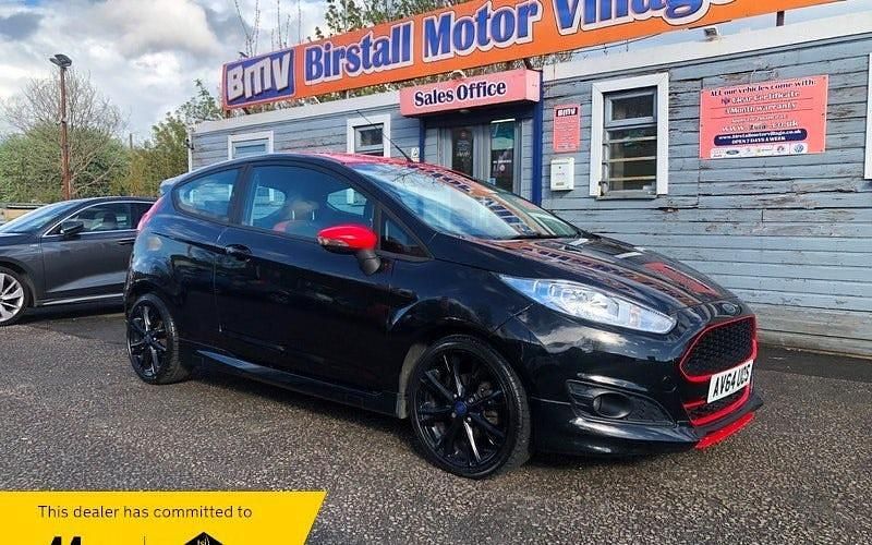 Begagnad Ford Fiesta Zetec 140 HK (102 kW) 2016 Halvkombi