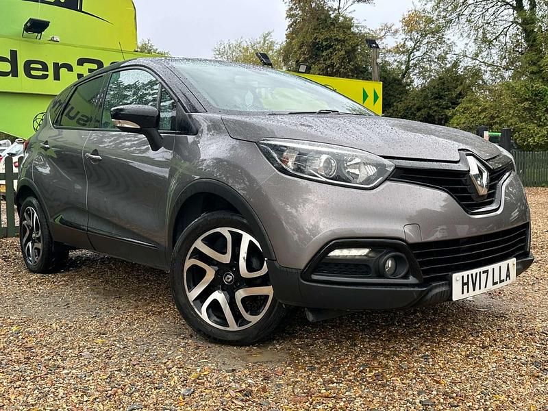 Used Renault Captur Dynamique 120 HP (88 kW) 2017 Grey/black SUV