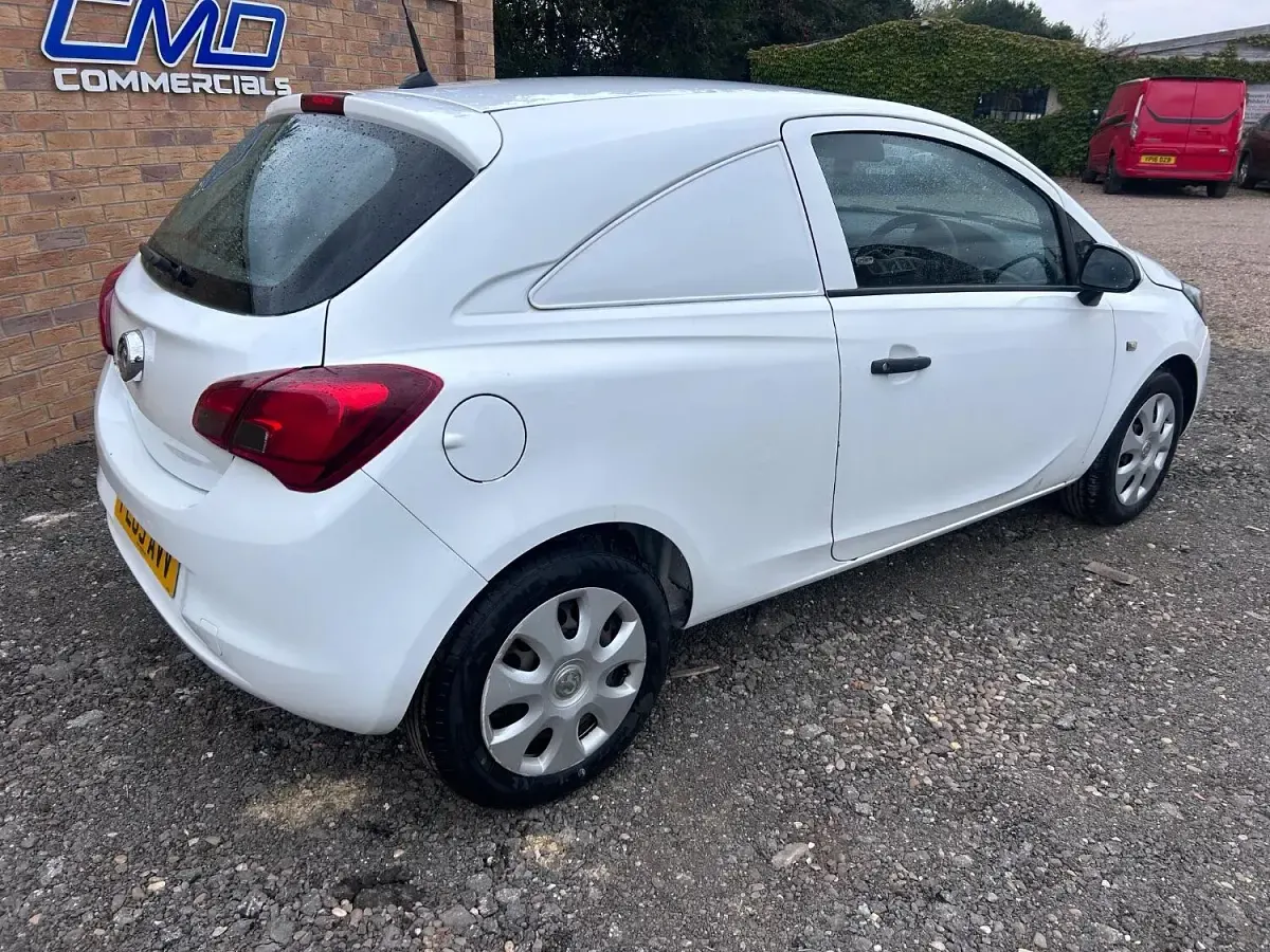 Used Vauxhall Corsa 2015 White Hatchback