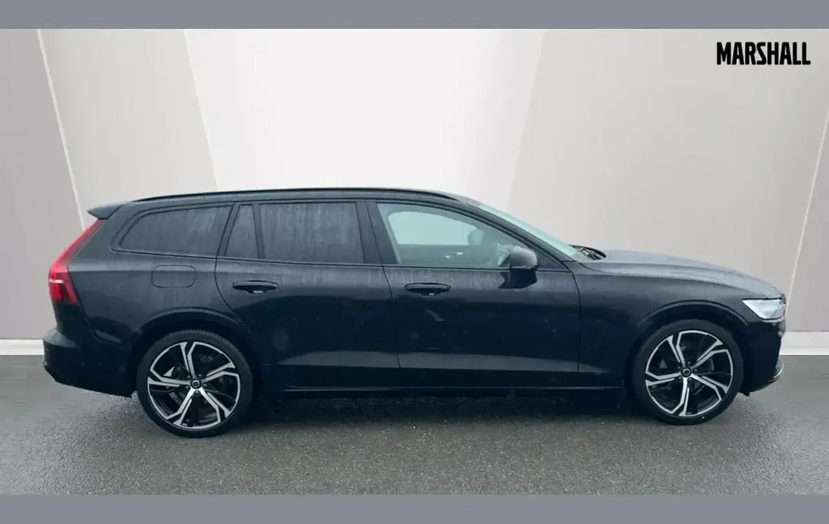 Used Volvo V60 Plus 194 HP (142 kW) 2025 Black Estate