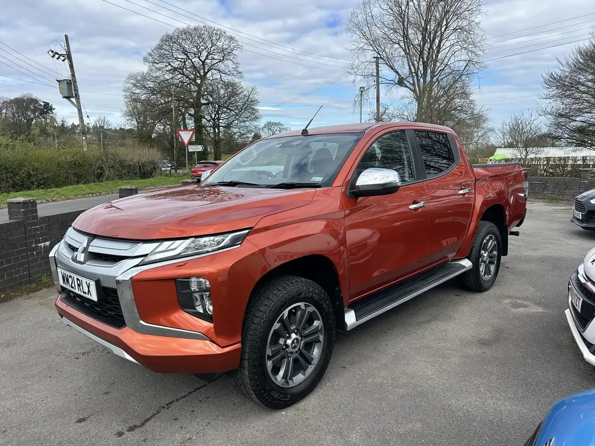 Used Mitsubishi L200 Warrior 150 HP (110 kW) 2021 Orange Pickup
