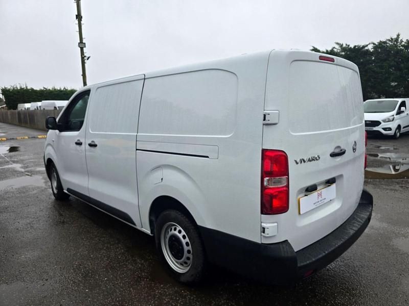 Used Vauxhall Vivaro S 100 HP (73 kW) 2023 White MPV