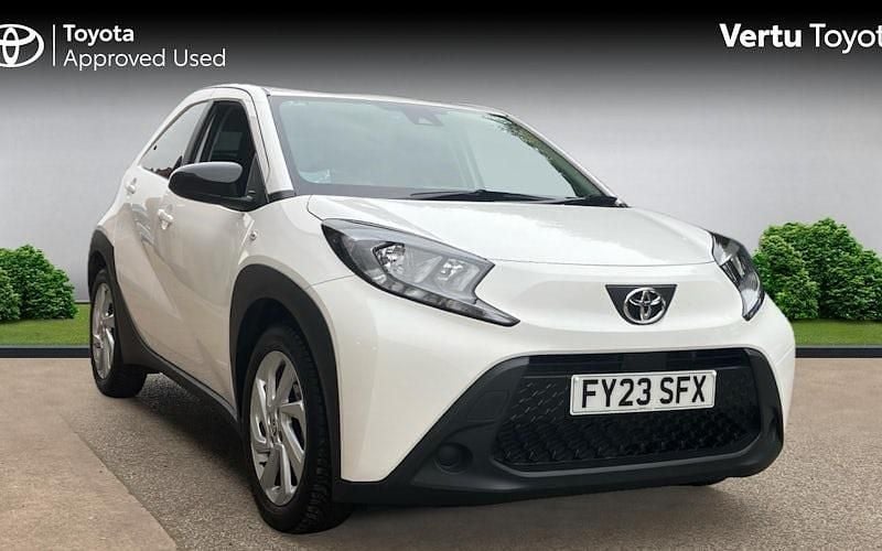 Used 2025 Toyota Aygo PURE Hatchback | £14,897 (Good price) - Image 1/4