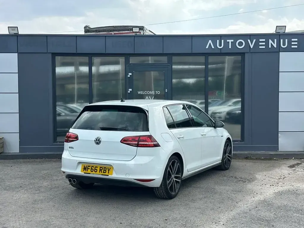 Used VW Golf VII GTD 184 HP (135 kW) 2016 White Hatchback