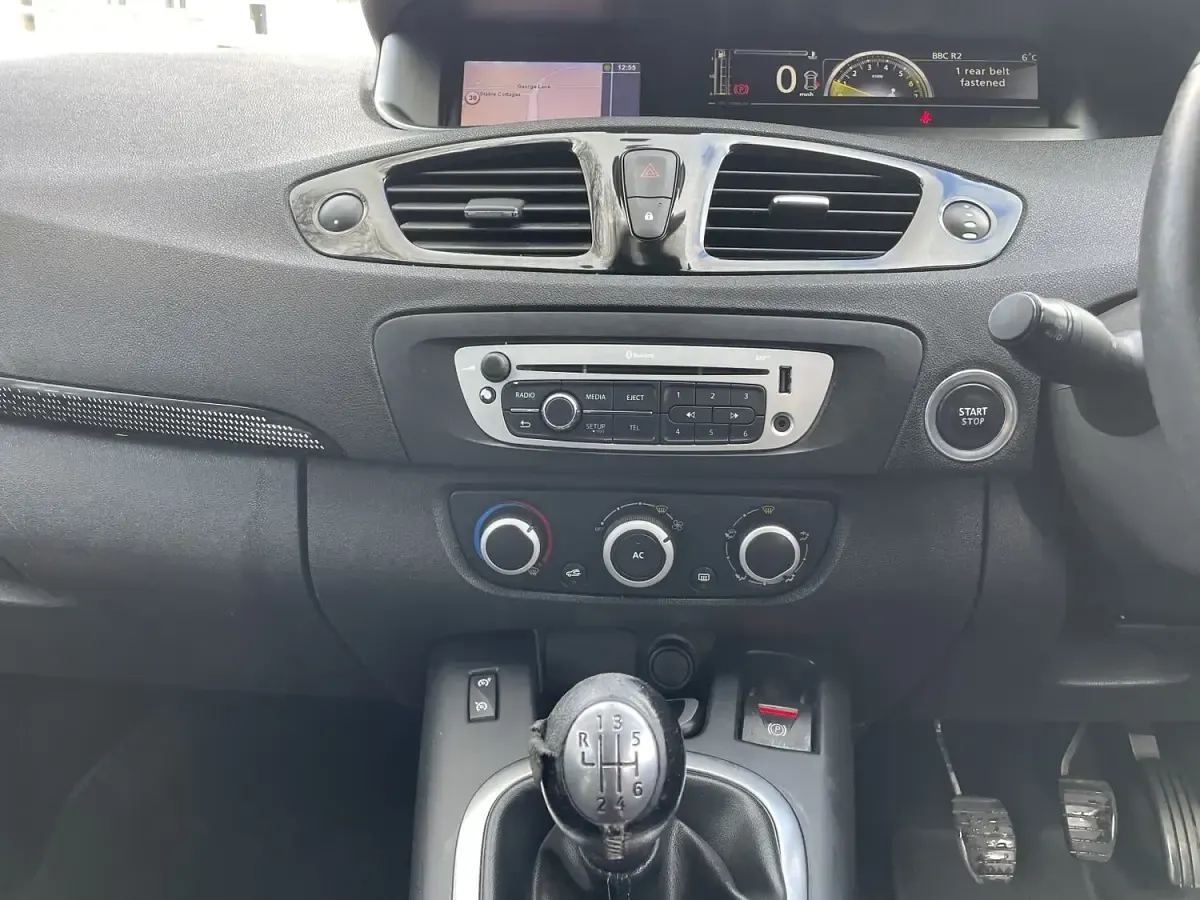 Used Renault Scénic III Dynamique 108 HP (79 kW) 2012 Black MPV