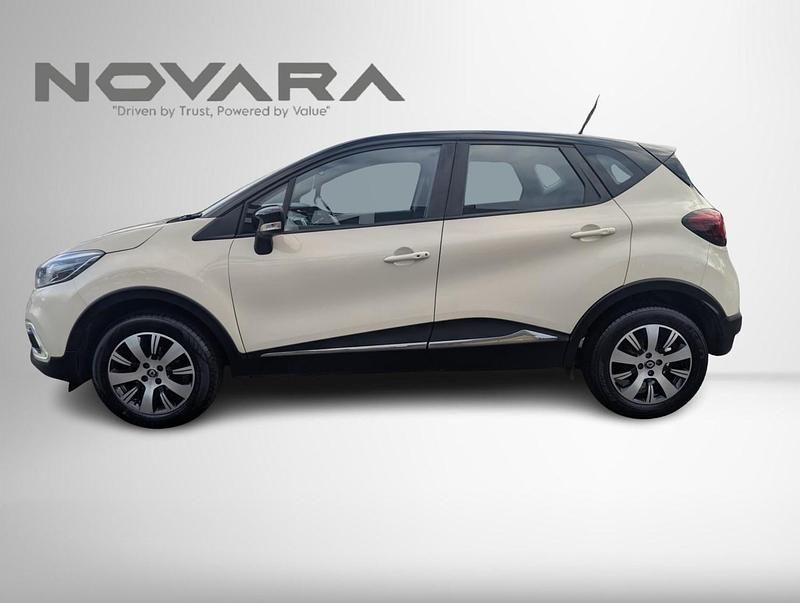 Used Renault Captur Play 90 HP (66 kW) 2018 Cream/black SUV