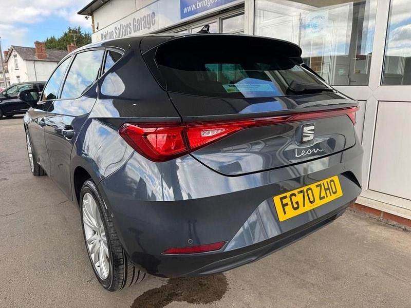Used Seat Leon SE Dynamic 110 HP (80 kW) 2020 Grey Hatchback