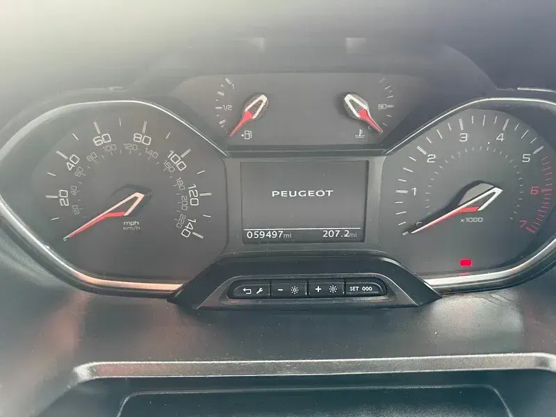 Used Peugeot Partner Premium 131 HP (96 kW) 2022 White MPV