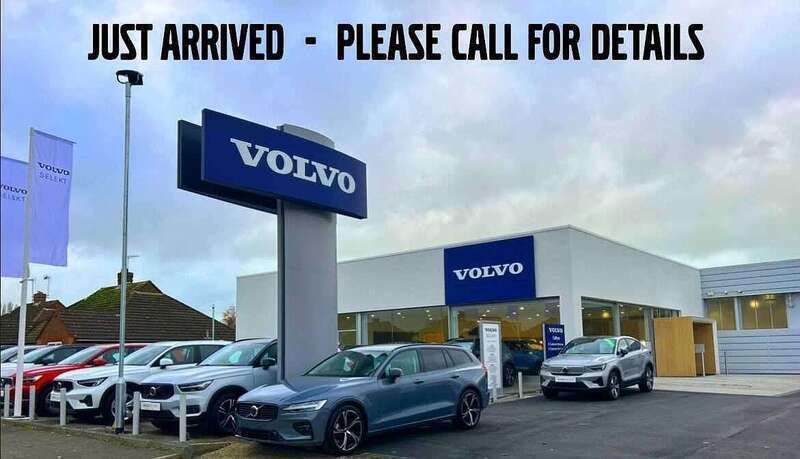 Blue Used 2018 Volvo V40 R-Design Estate | £13,950 (A bit pricey) - Image 1/4