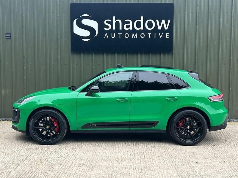 Used Porsche Macan 440 HP (323 kW) 2023 Green SUV