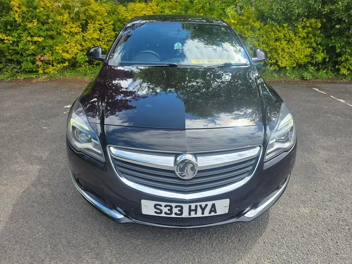 Used Vauxhall Insignia Edition 136 HP (100 kW) 2016 Black Hatchback