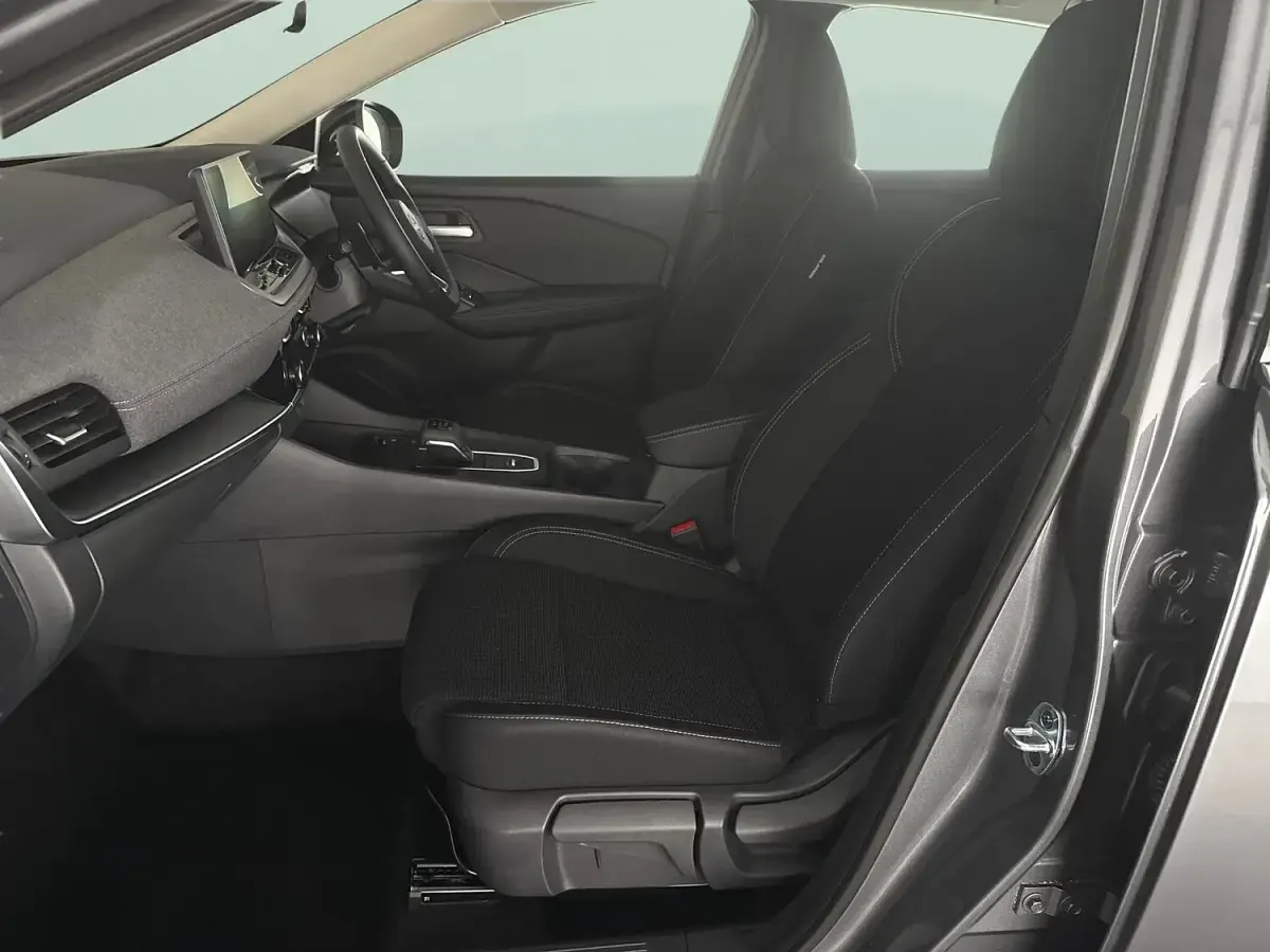 New Nissan Qashqai Acenta Premium 158 HP (116 kW) 2025 Silver SUV