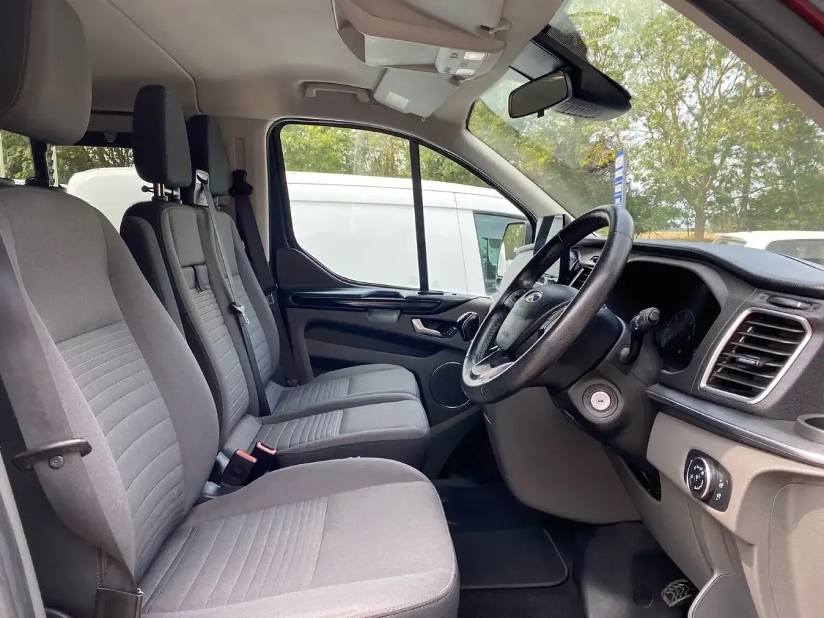 Used Ford Tourneo Custom Titanium 2019 Red Van