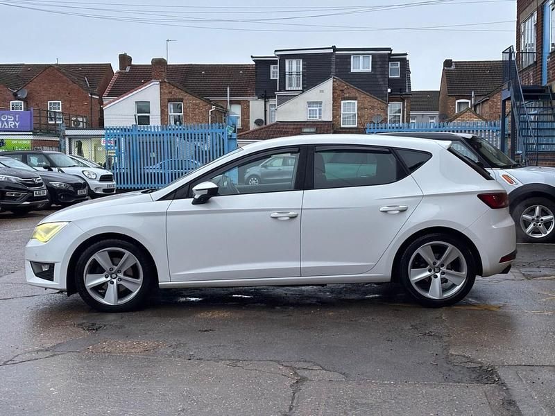 Used Seat Leon FR 140 HP (102 kW) 2013 White Hatchback