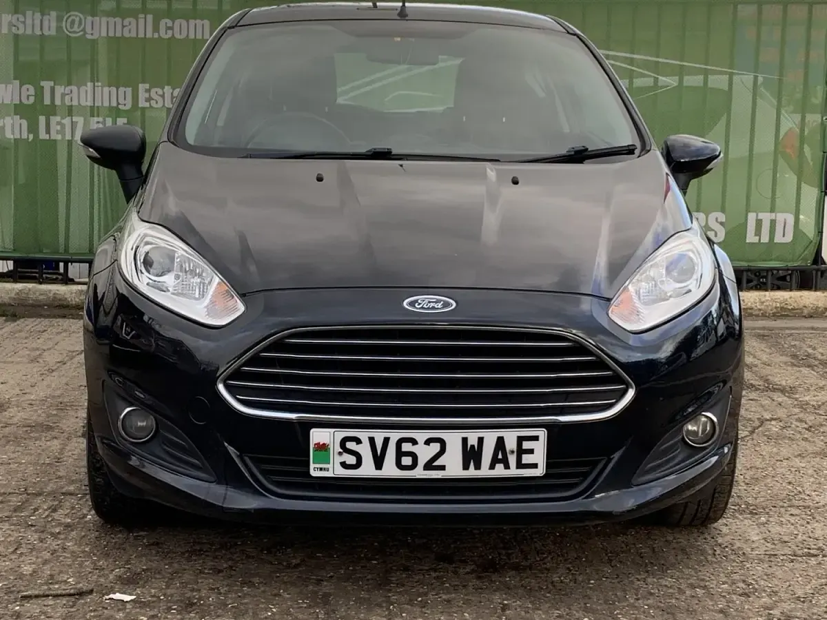 Used Ford Fiesta Zetec 82 HP (60 kW) 2013 Black Hatchback