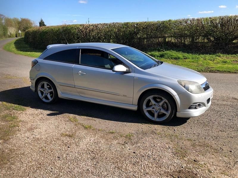 Used Vauxhall Astra SRi 120 HP (88 kW) 2008 Silver Hatchback